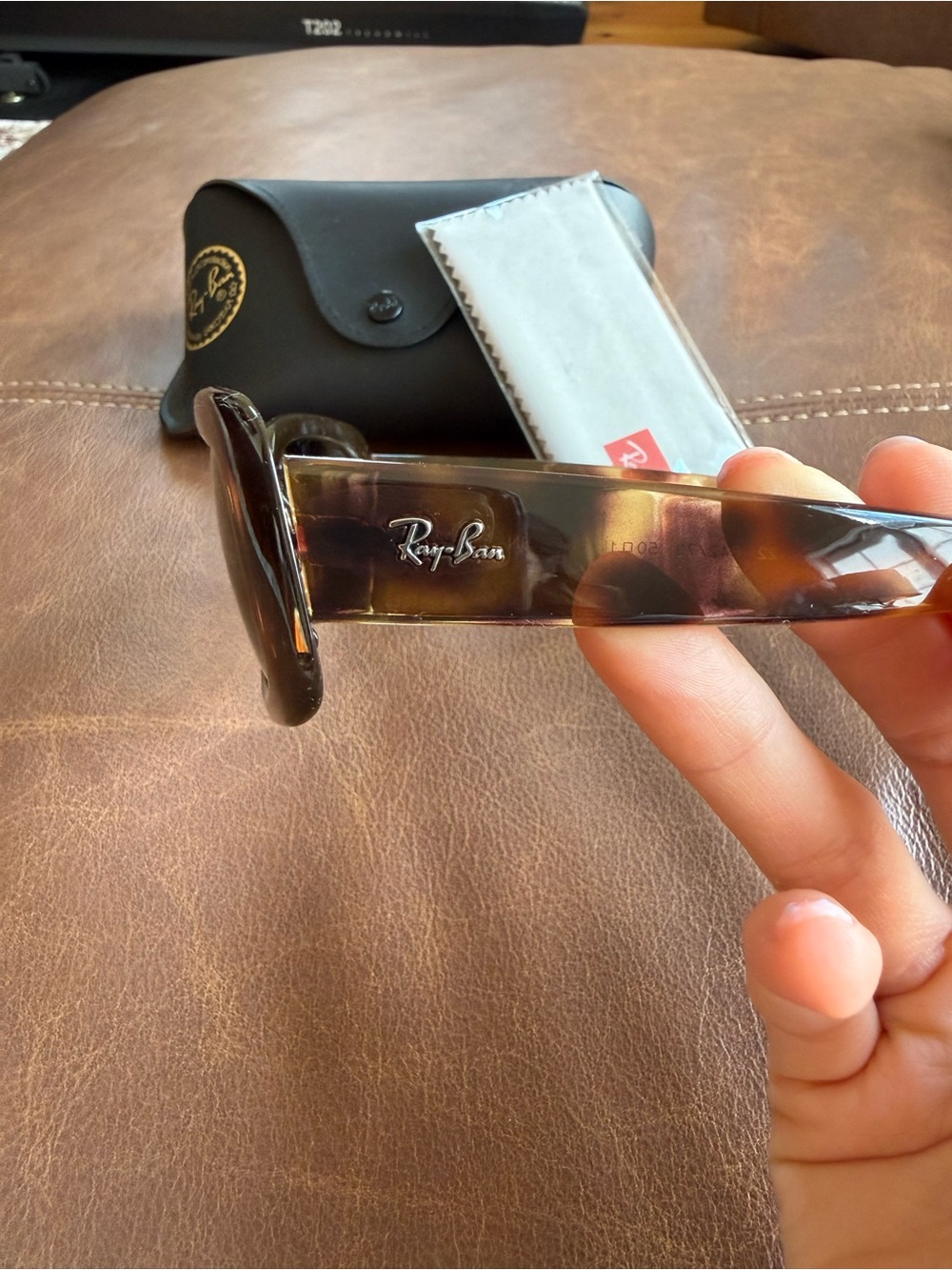 Ray-Ban Brown Gradient Oversized Women's Sunglasses - Picture 4 of 5
